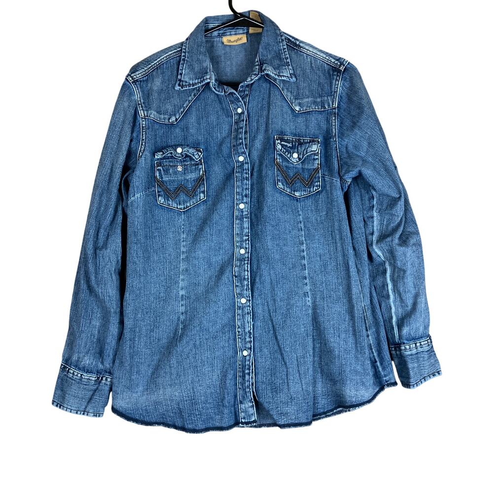 Wrangler Blue Button Down Shirt with Notched Collar